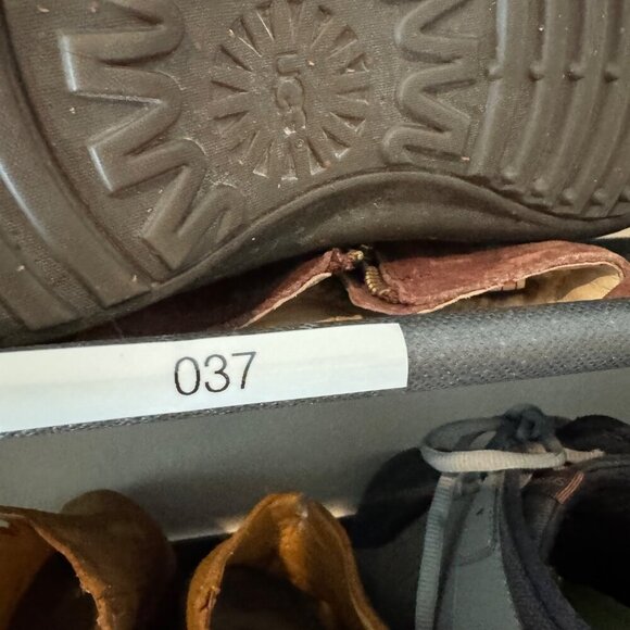 UGG Women 9 Neevah Brown Suede Sheepskin Lined Boots Cold Winter 1003421 - Picture 12 of 12